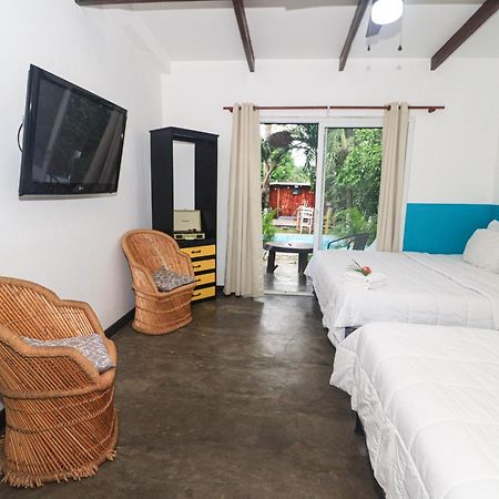 Hotel Carey Pedasi Town Екстер'єр фото