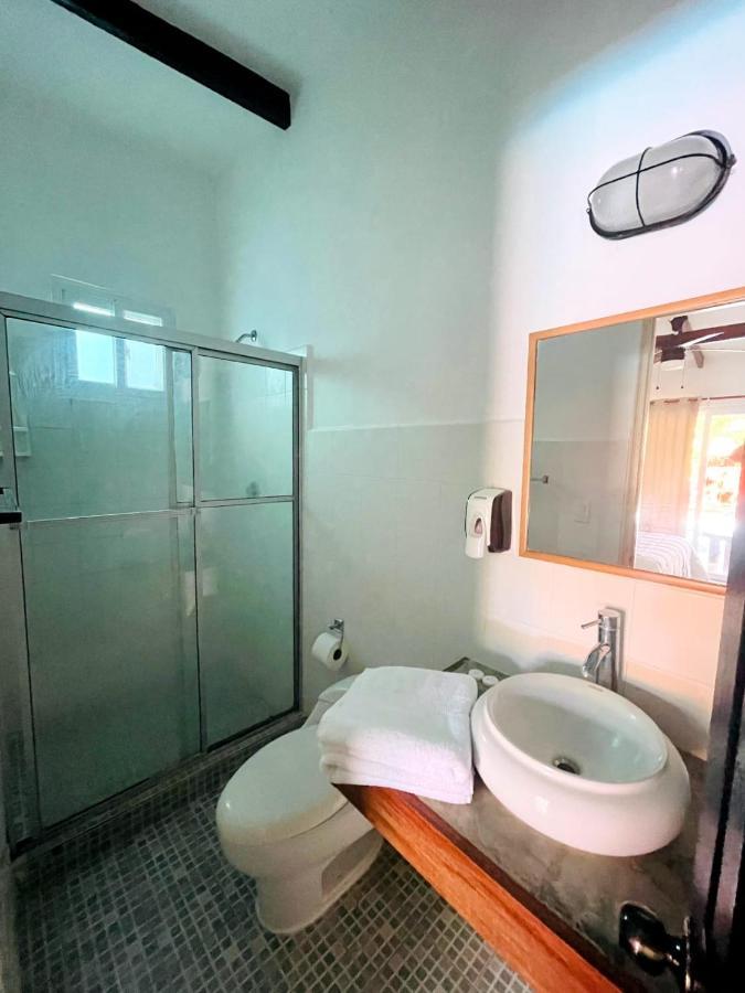 Hotel Carey Pedasi Town Екстер'єр фото