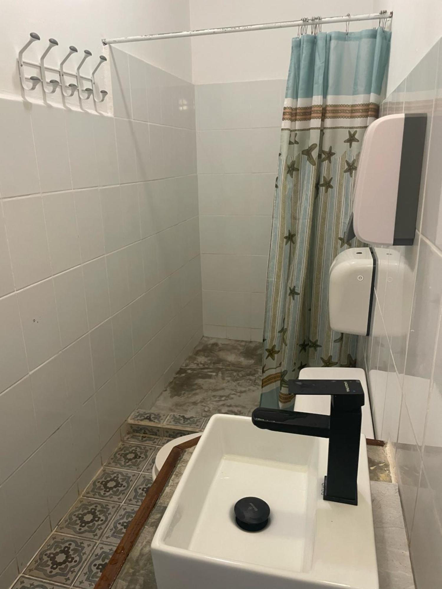 Hotel Carey Pedasi Town Екстер'єр фото